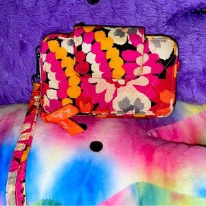 Vera Bradley wallet / wristlet